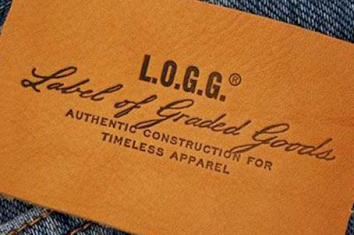 Vì Sao Quần Jeans Luôn Có Một Miếng Da Sau Cạp?