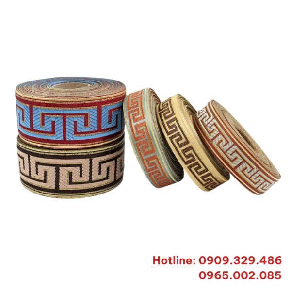 Dây viền cổ hoa văn